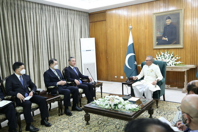 वांग यी से मिले पाकिस्तानी राष्ट्रपति_fororder_W020220323626484495700