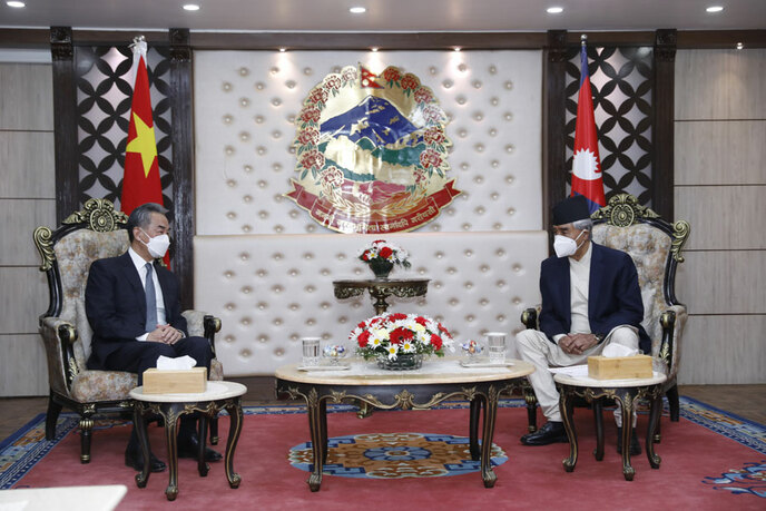 नेपाल के प्रधानमंत्री से मिले चीनी विदेश मंत्री_fororder_2