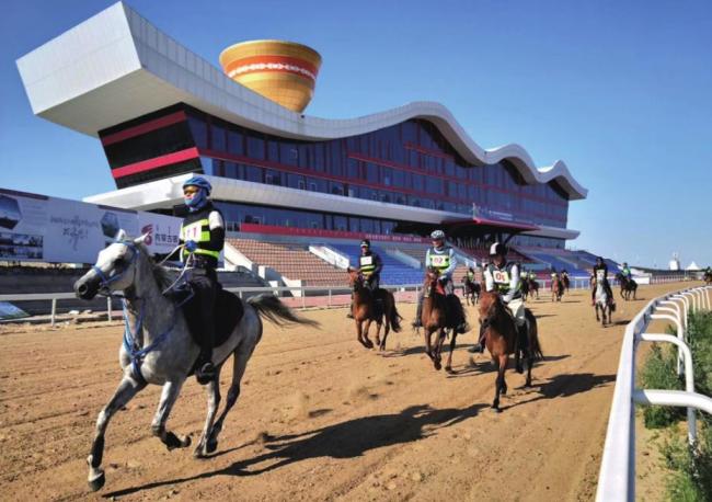 2020-Өвөр Монголын морин спортын наадам нээгдэв