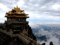 Pemandangan Gunung Laojun yang Indah Permai