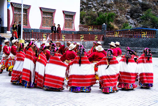 Guozhuang—Mutiara Kesenian Etnik Tibet